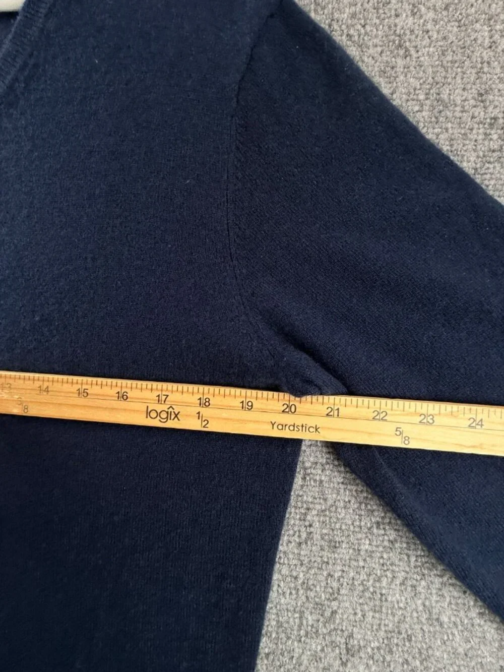 Daniel Cremieux Luxury Cashmere V Neck Knit Navy Blue Pullover Sweater Soft Med